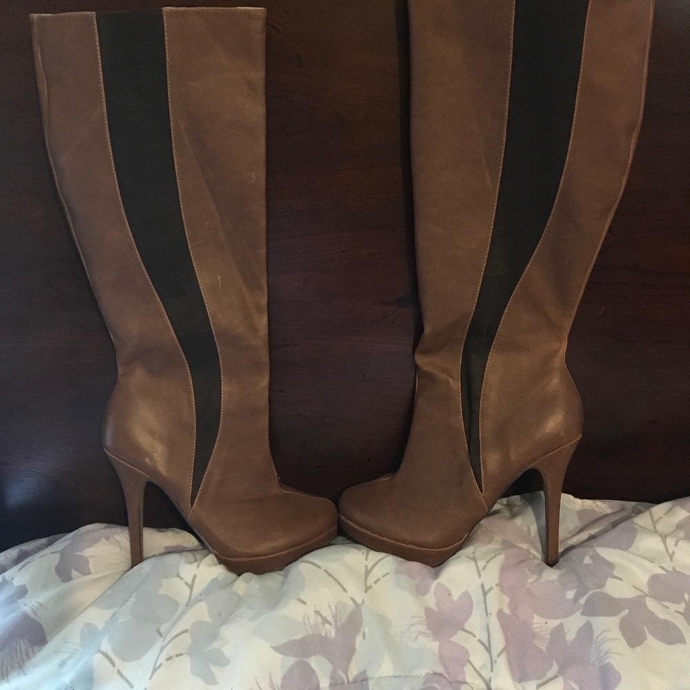 Ladies leather boots